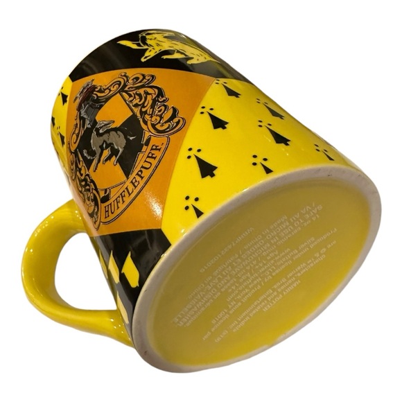 Silver Buffalo Harry Potter Hufflepuff Crest Ceramic Coffee Cup Mug 14oz Yellow - Picture 5 of 8